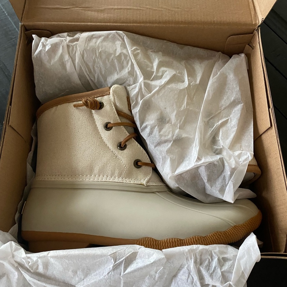 Brand new Sperry Duck Boots